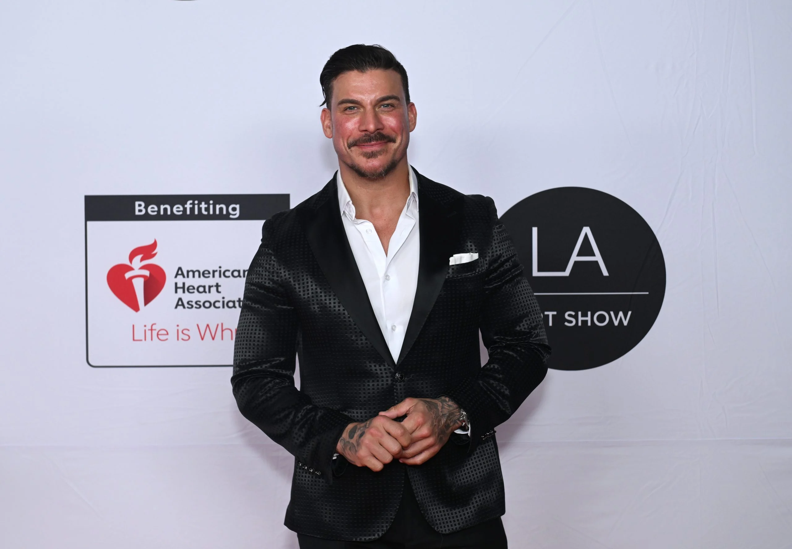 Jax Taylor o critică pe Lisa Vanderpump pentru apărarea lui James Kennedy.