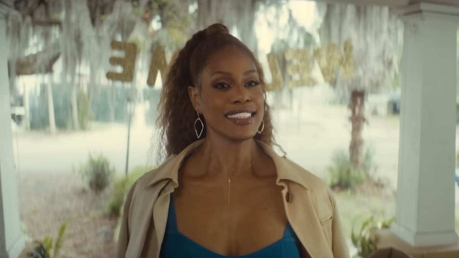 Laverne Cox transformă trauma în comedie pentru Clean Slate.